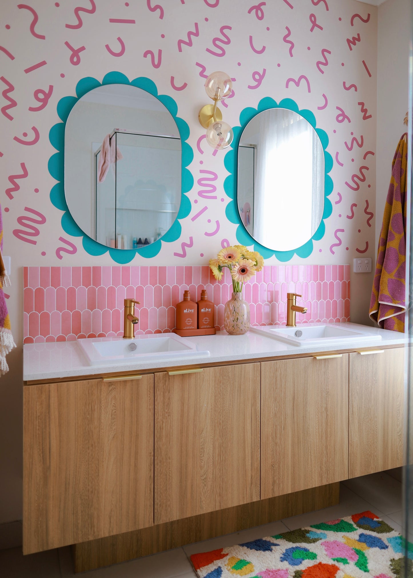 squiggle decals (pink or blue)